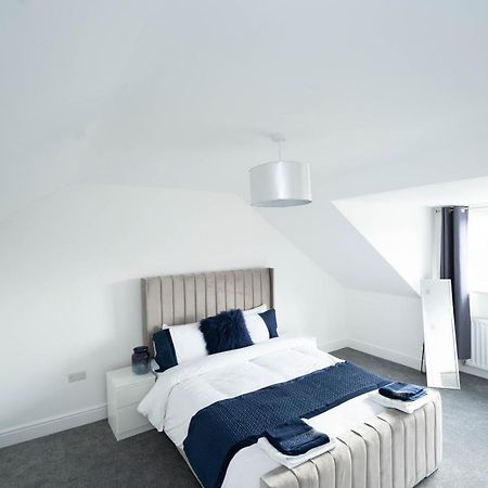 Entire Modern Home With Private Parking For 6/8 Persons Уърксоп Екстериор снимка