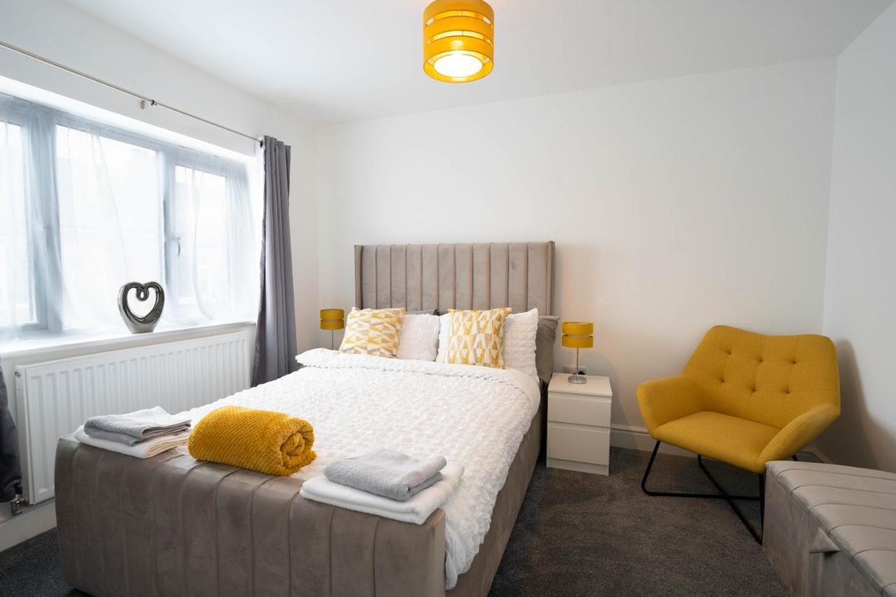 Entire Modern Home With Private Parking For 6/8 Persons Уърксоп Екстериор снимка