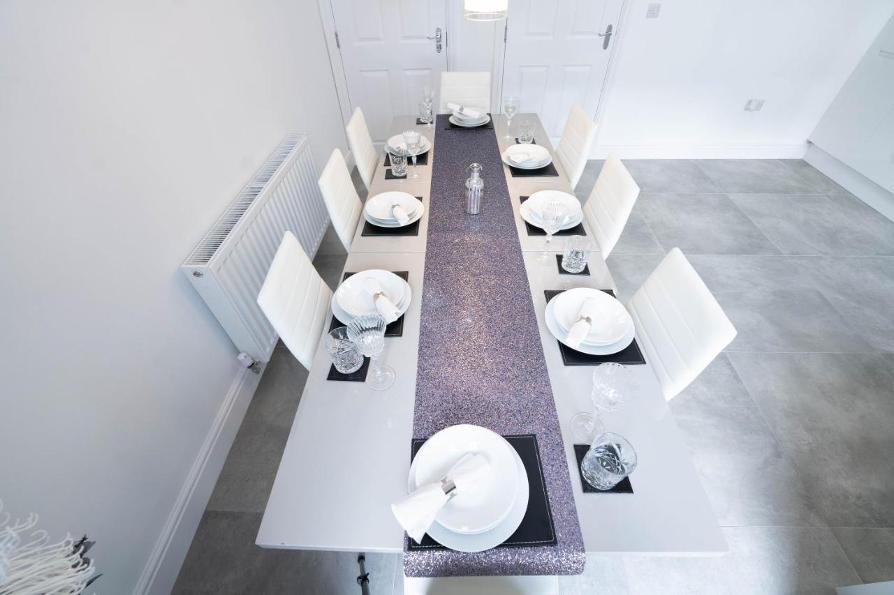 Entire Modern Home With Private Parking For 6/8 Persons Уърксоп Екстериор снимка