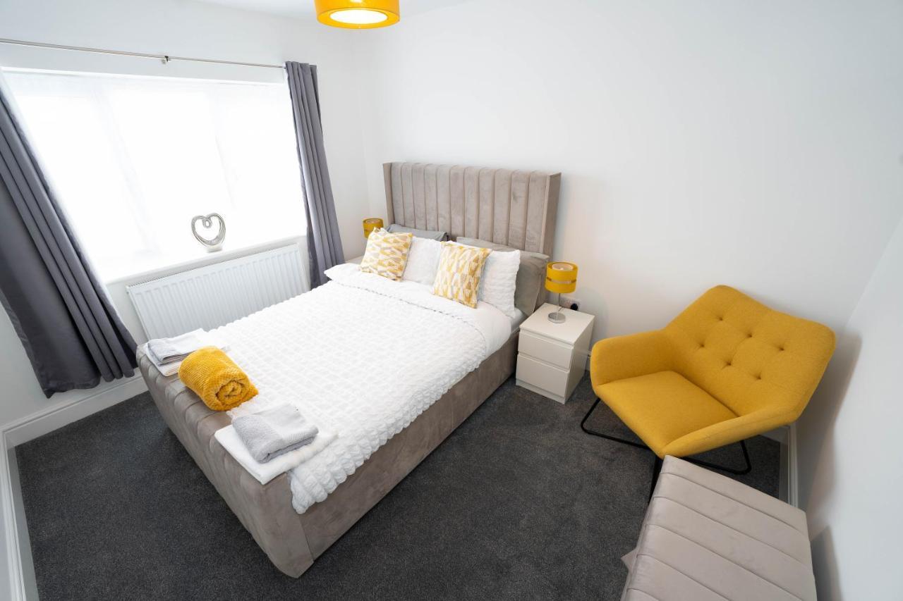 Entire Modern Home With Private Parking For 6/8 Persons Уърксоп Екстериор снимка